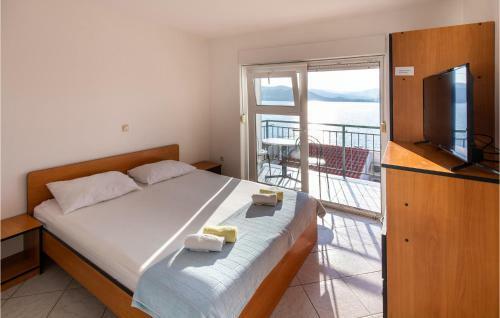 Beautiful Apartment In Klek With