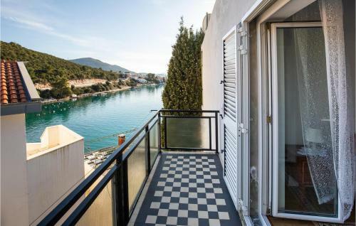 Awesome Apartment In Klek With 2 Bedrooms