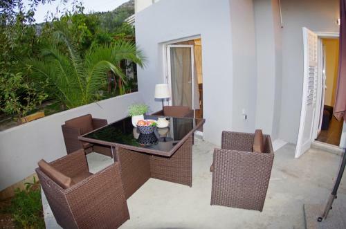 Holiday Apartment On The Beach