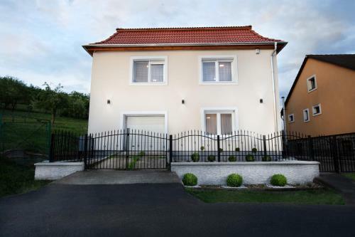 Trend Apartmanh�z -vizsl�s