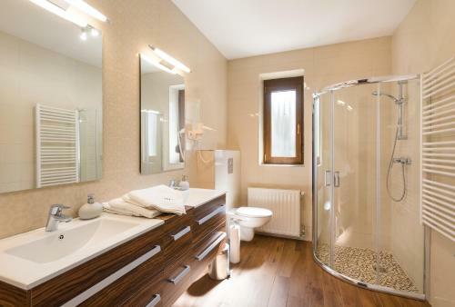Harangvir�g Apartmanh�z - Visegr�d