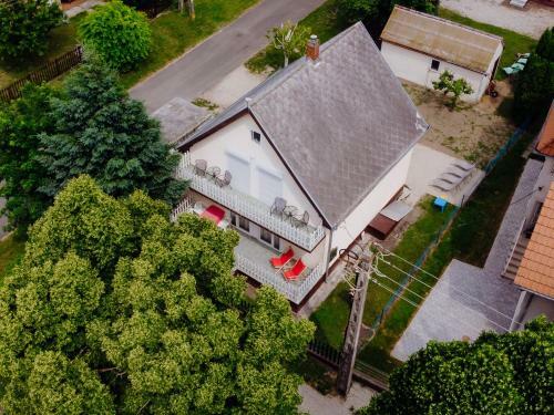 Ny�rfa Apartman