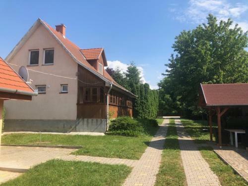 Villa Zamunda House Zamardi