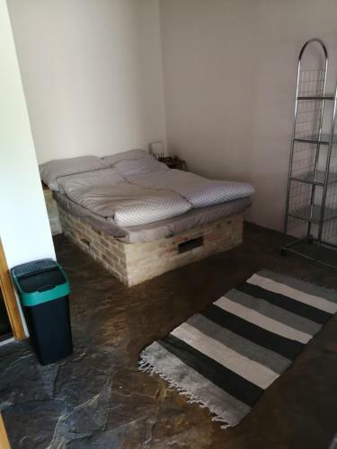 Lisztes Apartman (medenc�s, N�dfedeles, Zam�rdi)