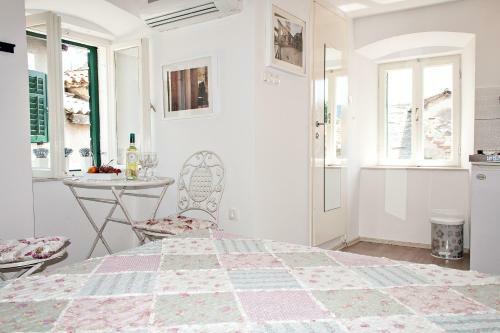 Hostal Guest House Babina - Apartments King & Queen With Kitchen