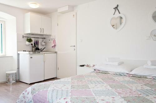 Hostal Guest House Babina - Apartments King & Queen With Kitchen