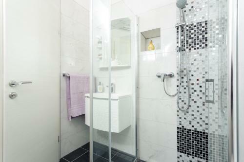 Hostal Apartment And Room Nona Stella