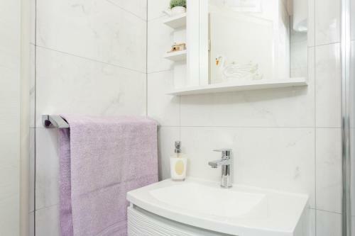 Hostal Apartment And Room Nona Stella