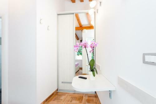 Hostal Apartment And Room Nona Stella