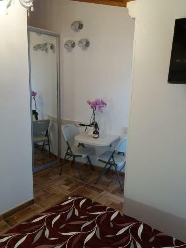 Hostal Apartment And Room Nona Stella