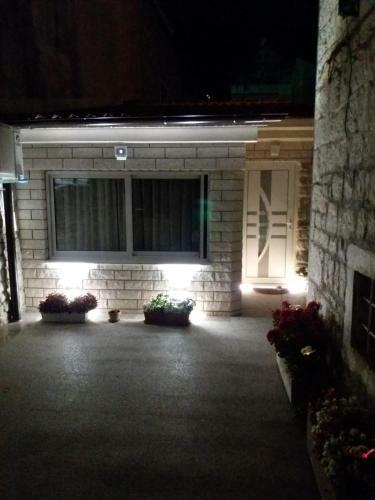 Hostal Apartment And Room Nona Stella