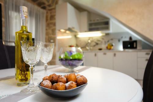 Hostal Apartment And Room Nona Stella