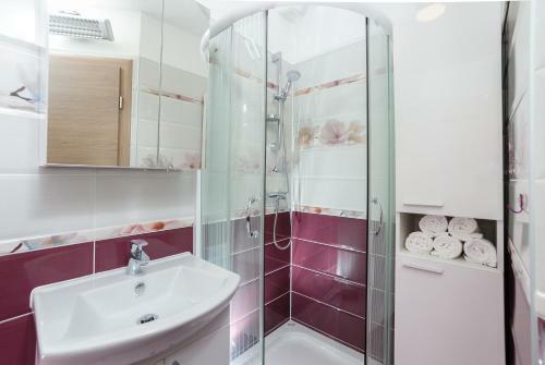 Hostal Apartment And Room Nona Stella