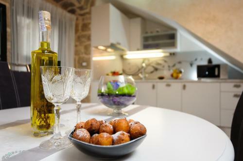 Hostal Apartment And Room Nona Stella