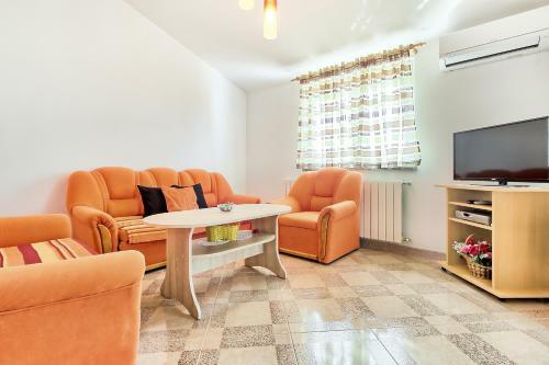 Lara Apartments