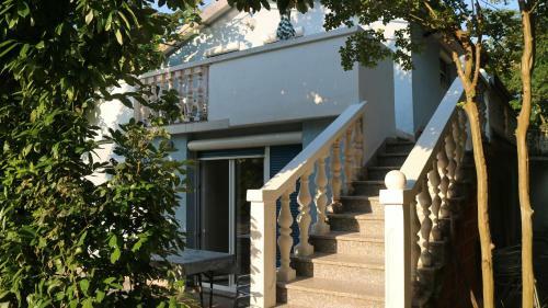 Hostal Rooms And Apartments V&m