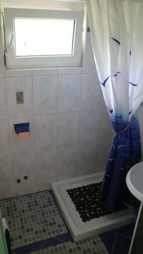 Hostal Rooms And Apartments V&m