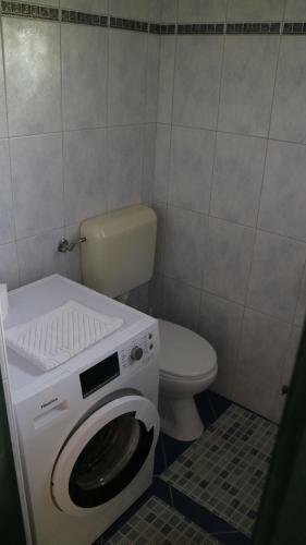 Hostal Rooms And Apartments V&m