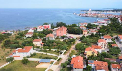 Lina Apartments