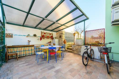 Hostal Andrea House With Apartments