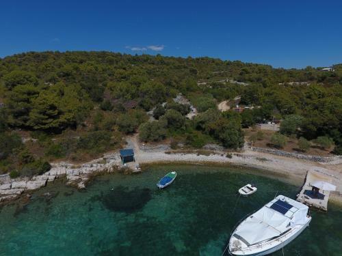 Holiday Batarelo