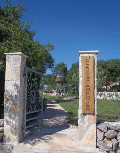 Holiday Batarelo