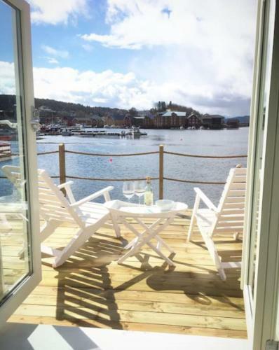 Hostal The Boathouse