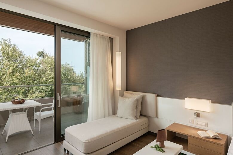 Hotel Avra Imperial Beach Resort & Spa