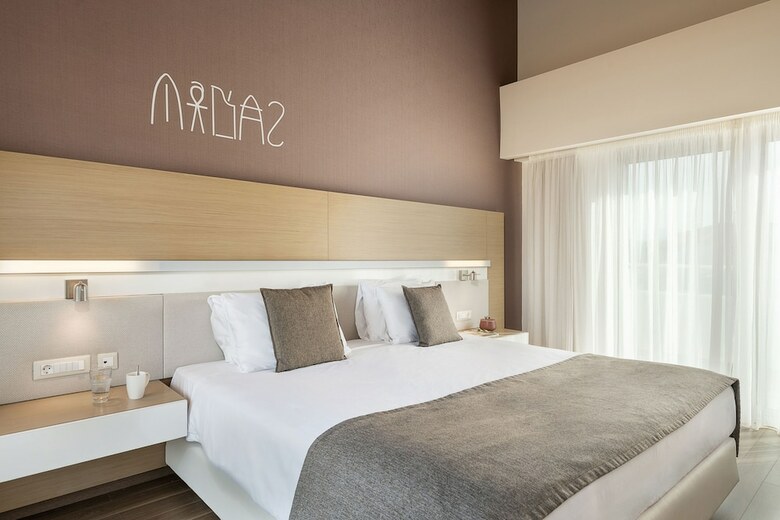 Hotel Avra Imperial Beach Resort & Spa