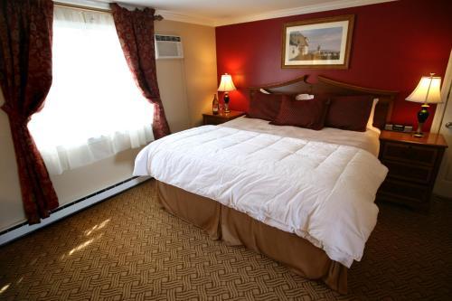 Hotel Inn At Swan River