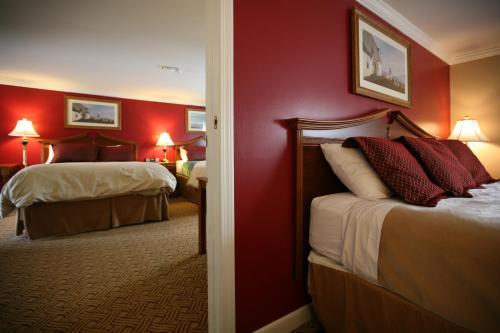 Hotel Inn At Swan River