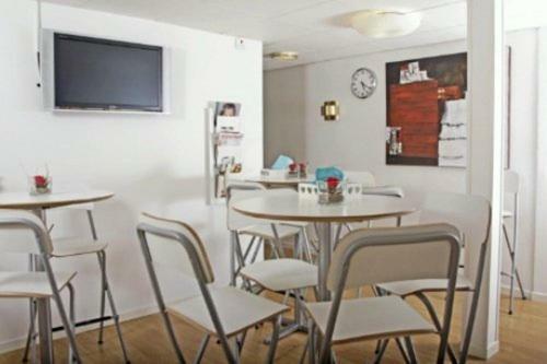 �rebro City Hostel