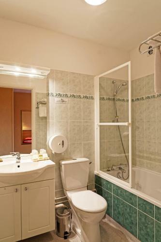 Hotel Logis Des Trois Maures