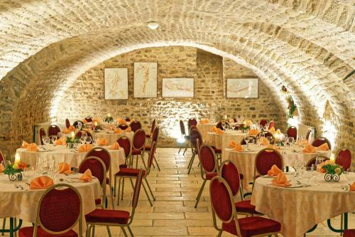 Hotel Logis Des Trois Maures