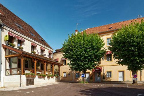 Hotel Logis Des Trois Maures