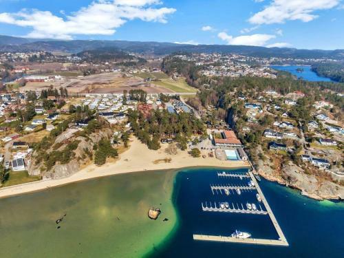 �ros Beach House With 4 Rooms In Kristiansand