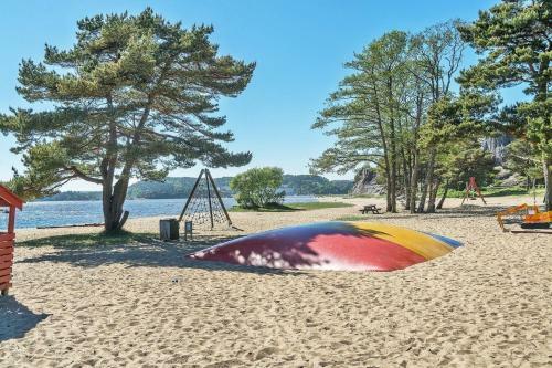 �ros Beach House With 4 Rooms In Kristiansand