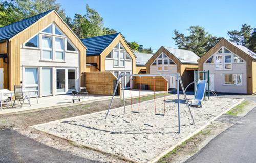 �ros Beach House With 4 Rooms In Kristiansand