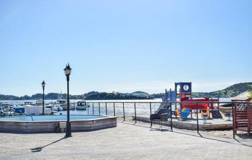 �ros Beach House With 4 Rooms In Kristiansand
