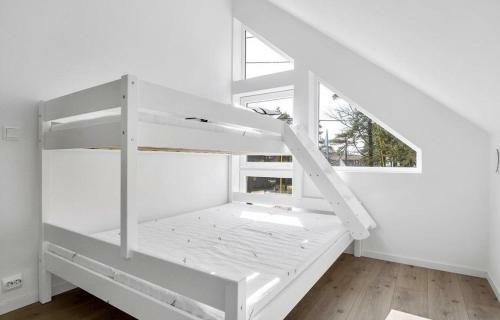 �ros Beach House With 4 Rooms In Kristiansand