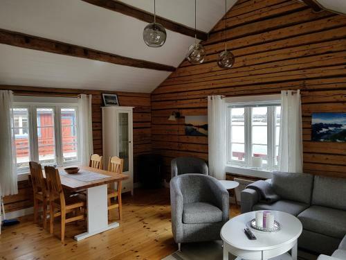 Terjes Waterfront Cabin