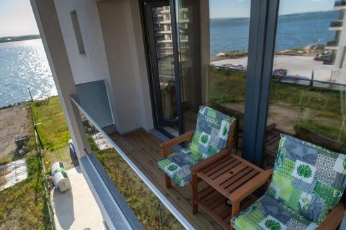 Studio Premium - Sunny Lake Apartments - Cu Vedere Spre Lac