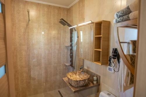Studio Premium - Sunny Lake Apartments - Cu Vedere Spre Lac