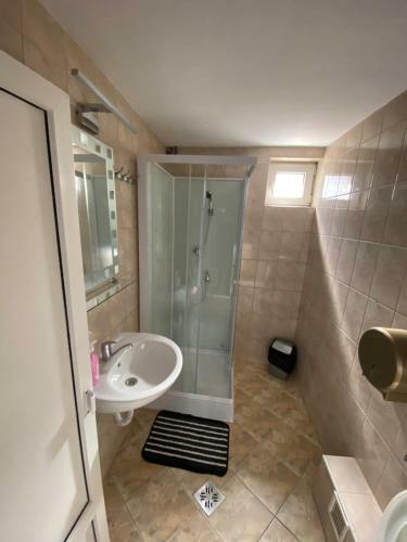 Hostal Pensiunea Hubert