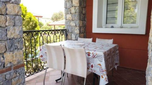 3 Bed Private Villa Located In Hisaronu