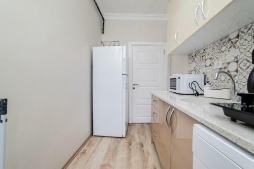 Fresh Apartment In Authentic Neighborhood