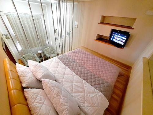 4 ????? ??? ??????? ???? ???? ???????????? Alex Apartments ? ?????? ????????????? ????????? 24-7