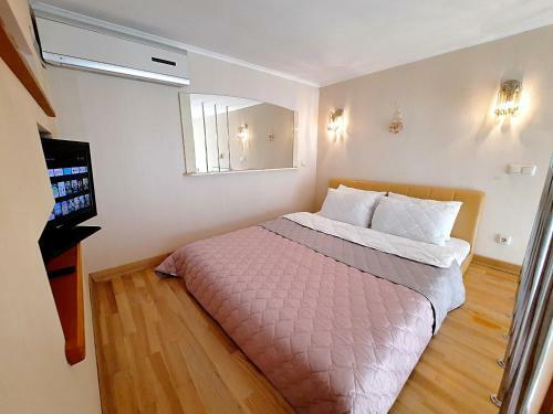 4 ????? ??? ??????? ???? ???? ???????????? Alex Apartments ? ?????? ????????????? ????????? 24-7
