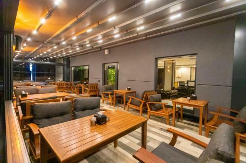 ?ehrar Suite Hotel