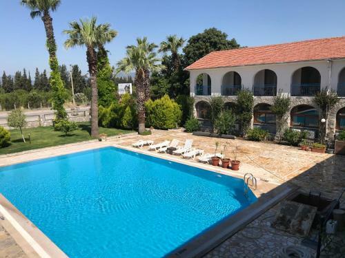 Bur� Hotel